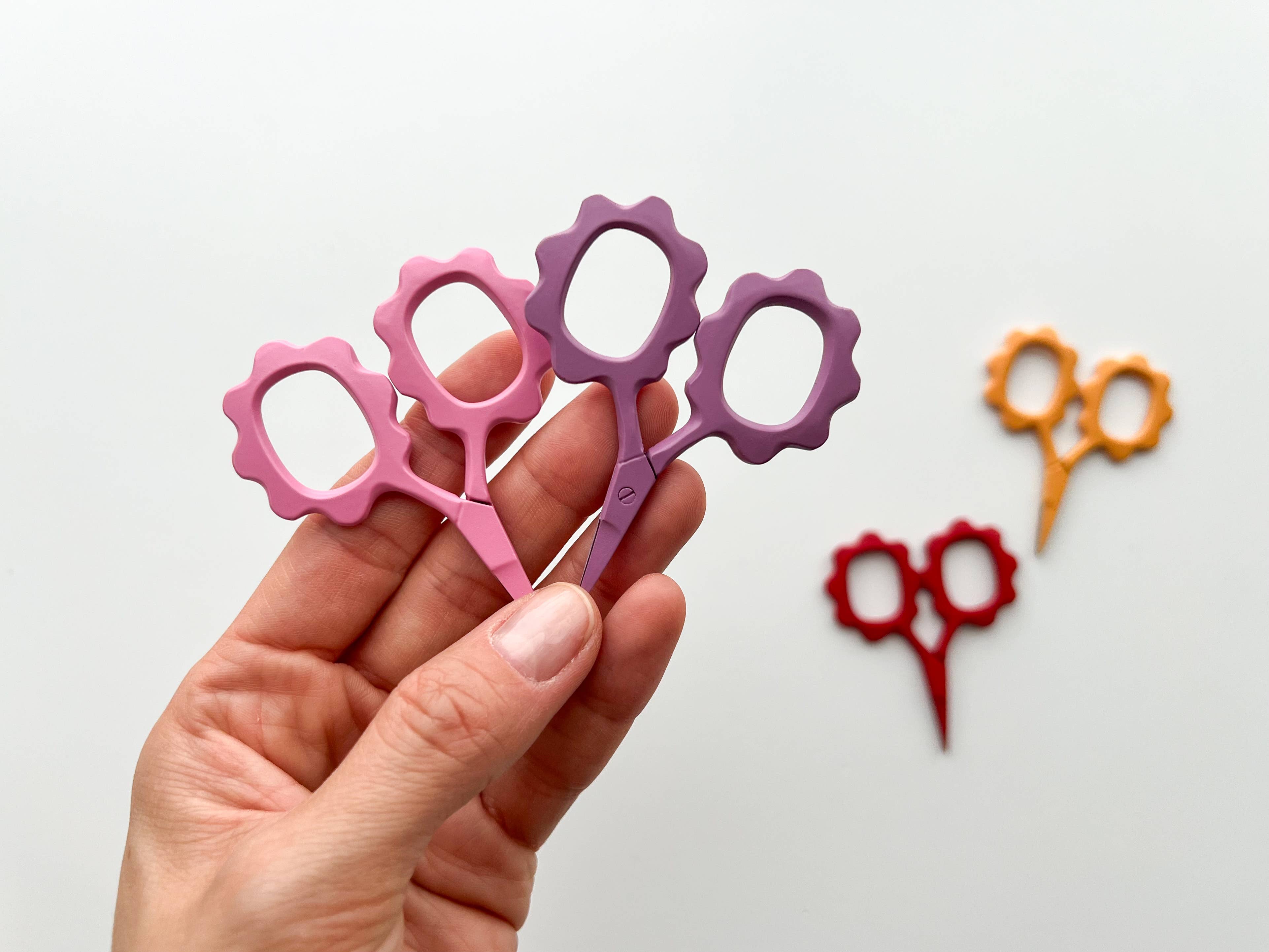 Small Flower scissors, tiny embroidery scissors: Moss