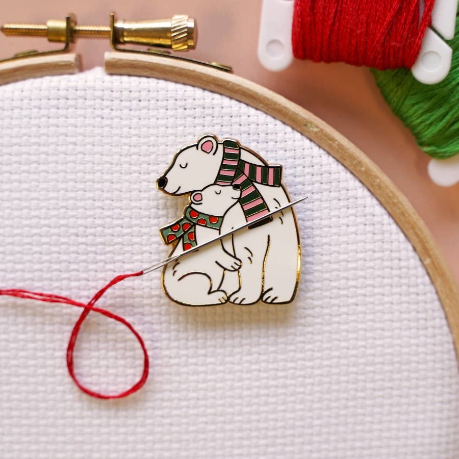 Polar Bear Magnetic Needle Minder
