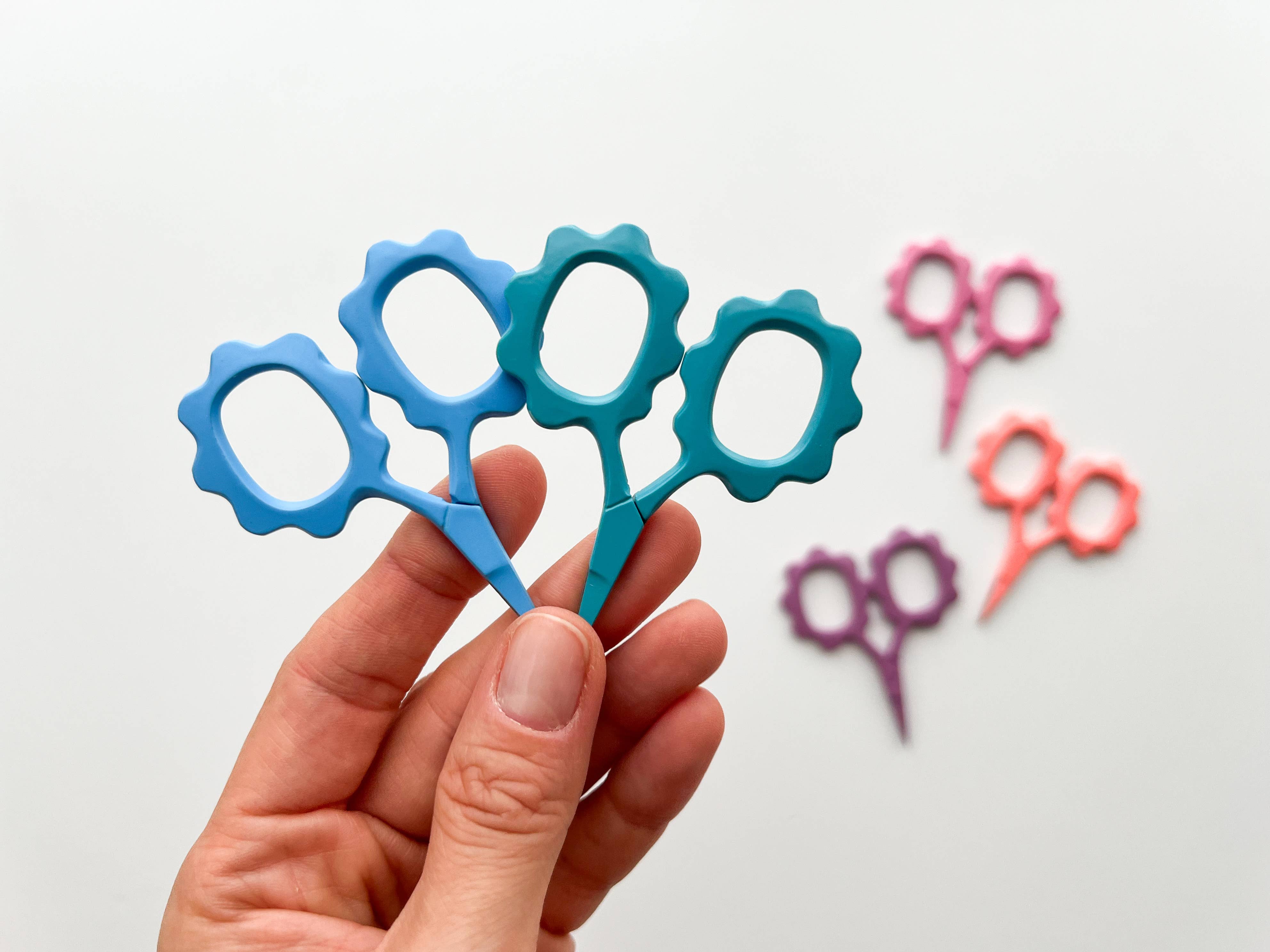 Small Flower scissors, tiny embroidery scissors: Turquoise (Copy)