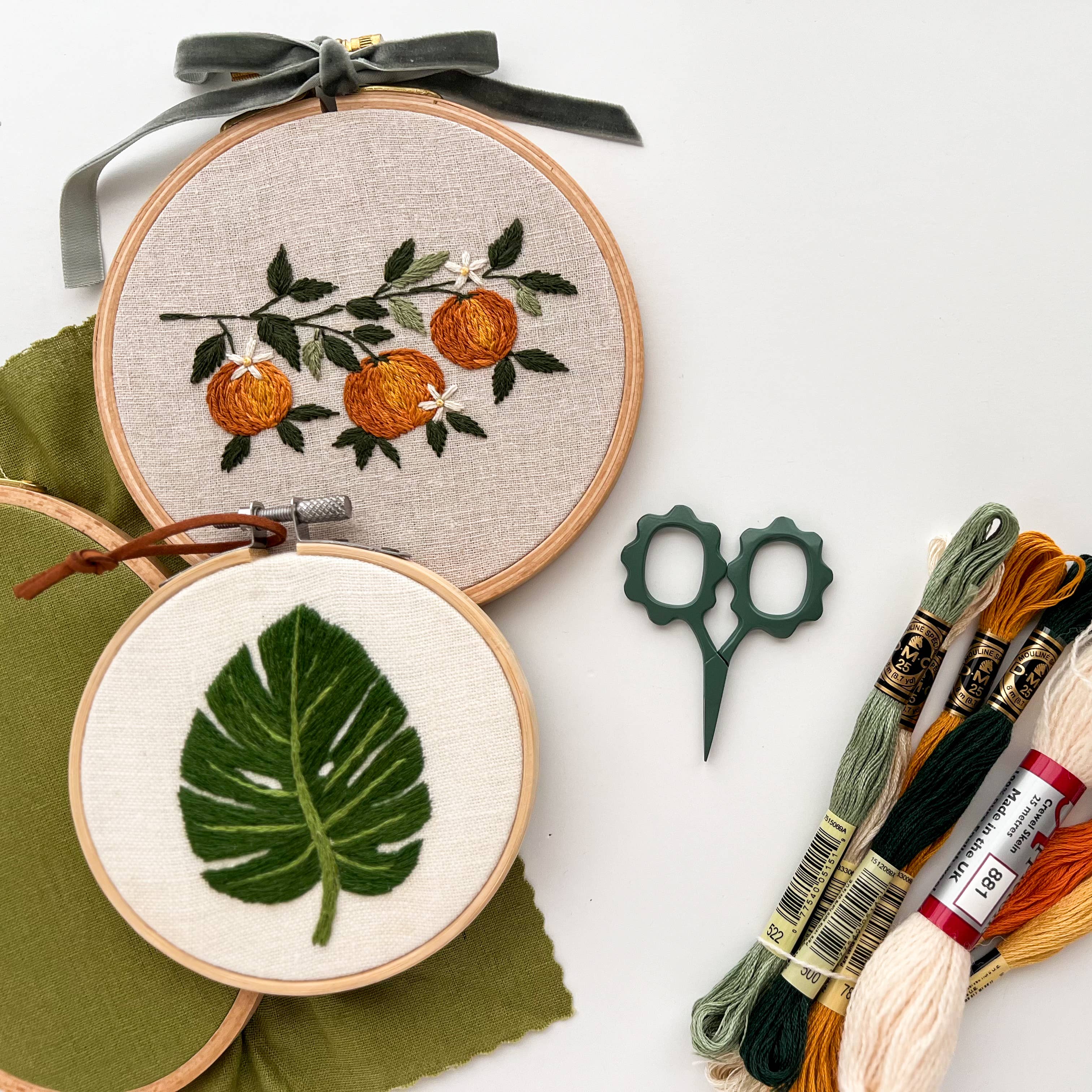 Small Flower scissors, tiny embroidery scissors: Moss