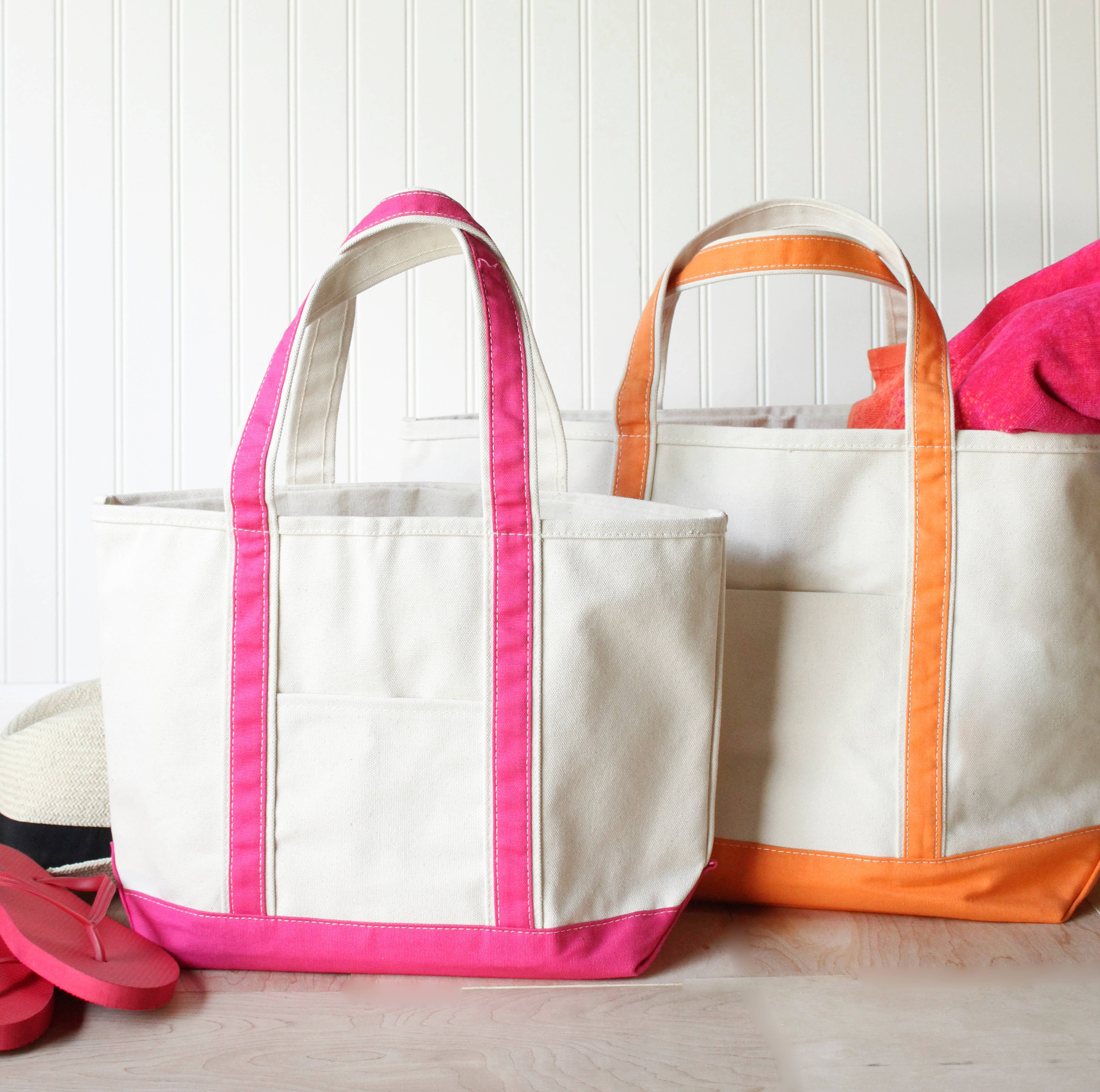 Medium Classic Tote: Safari