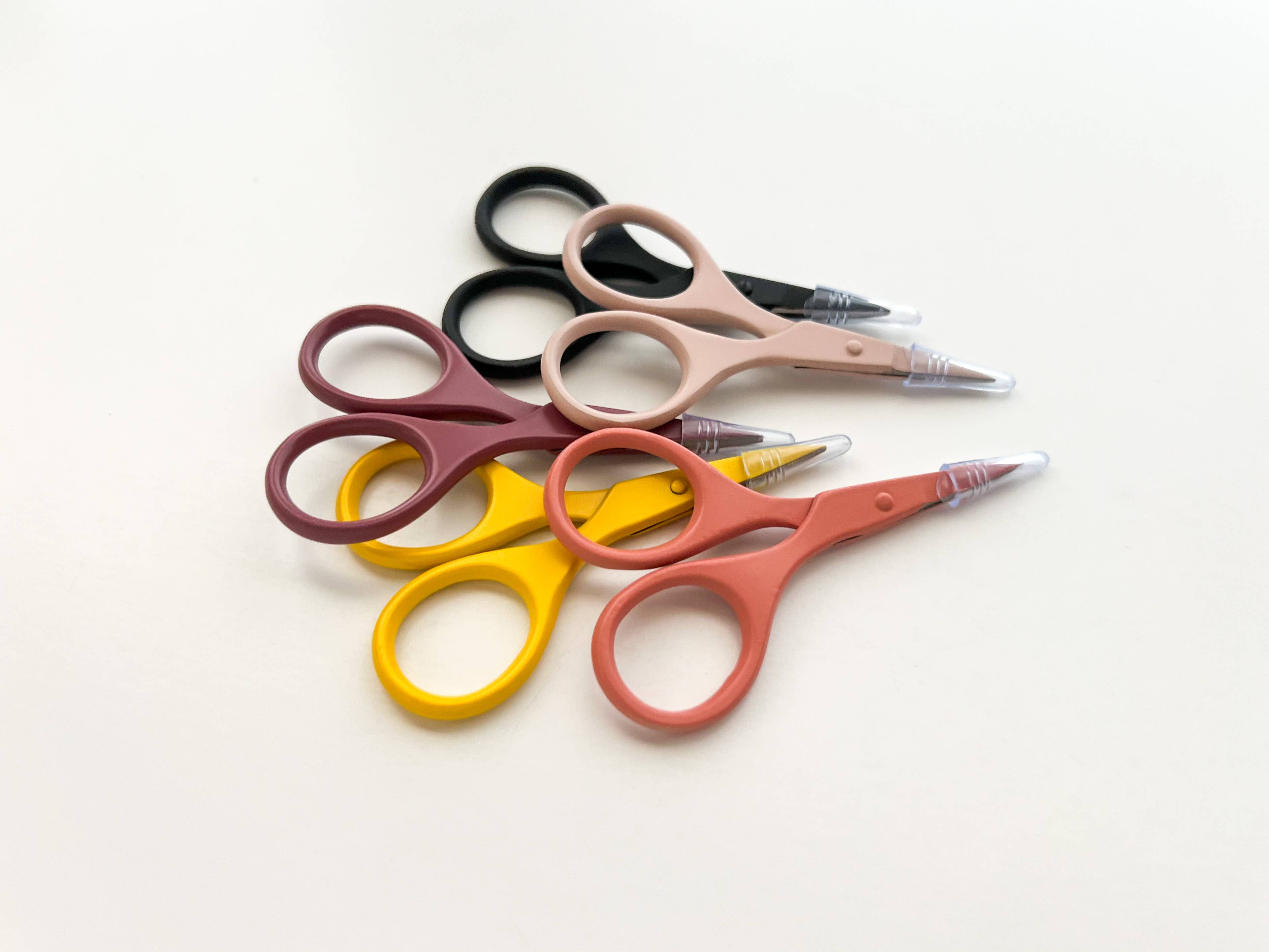 Small needlecraft scissors, tiny embroidery scissors: Blush