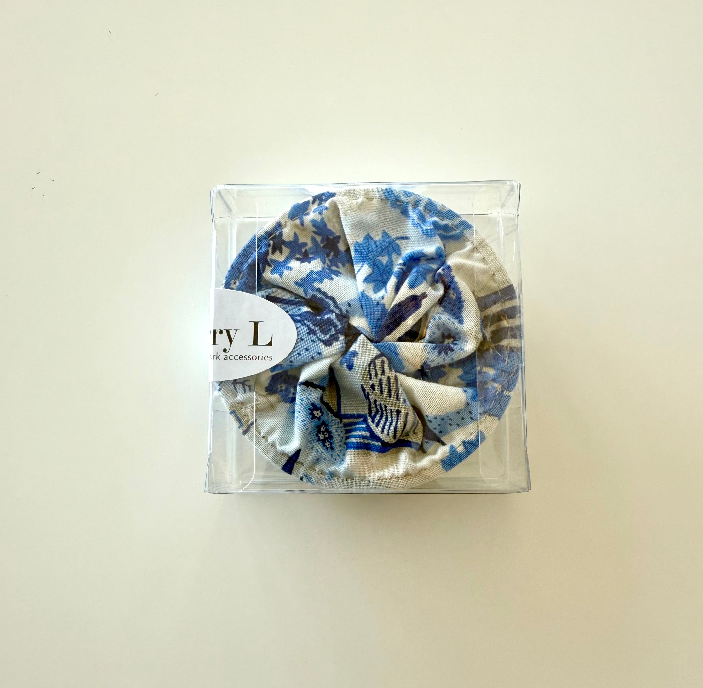Collapsible Thread Catcher