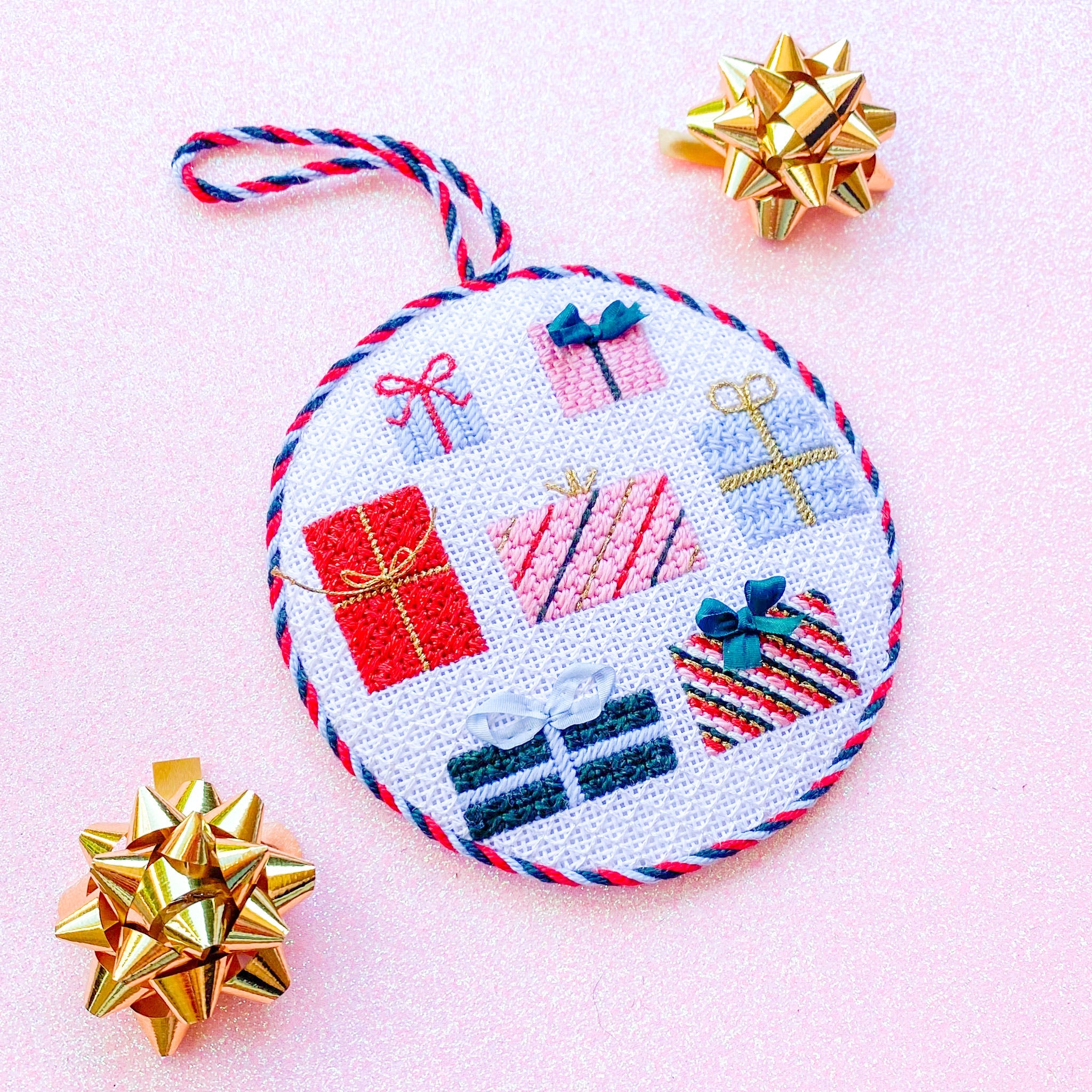 Presents Round Canvas