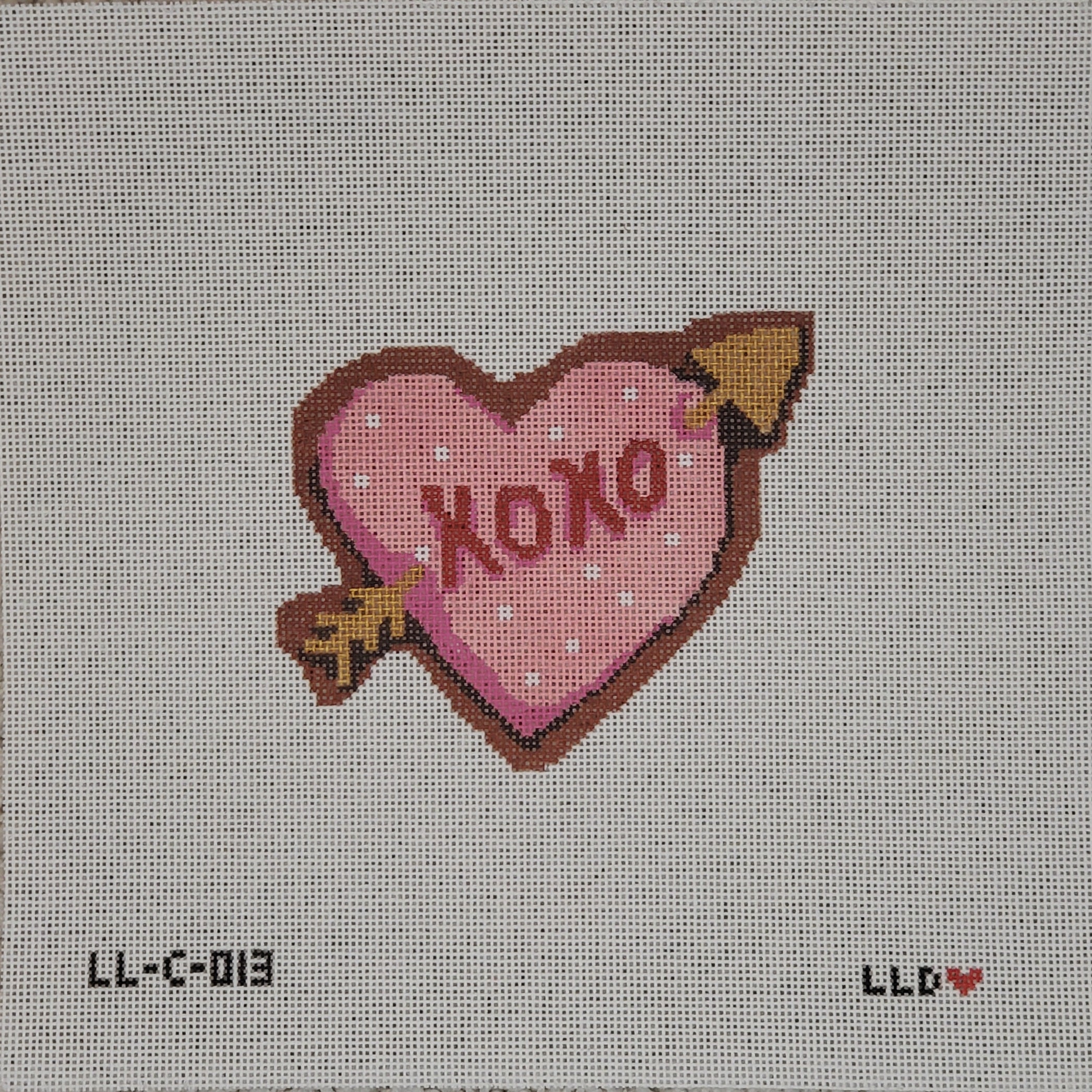 Arrow XOXO Heart Cookie w/Stitch Guide