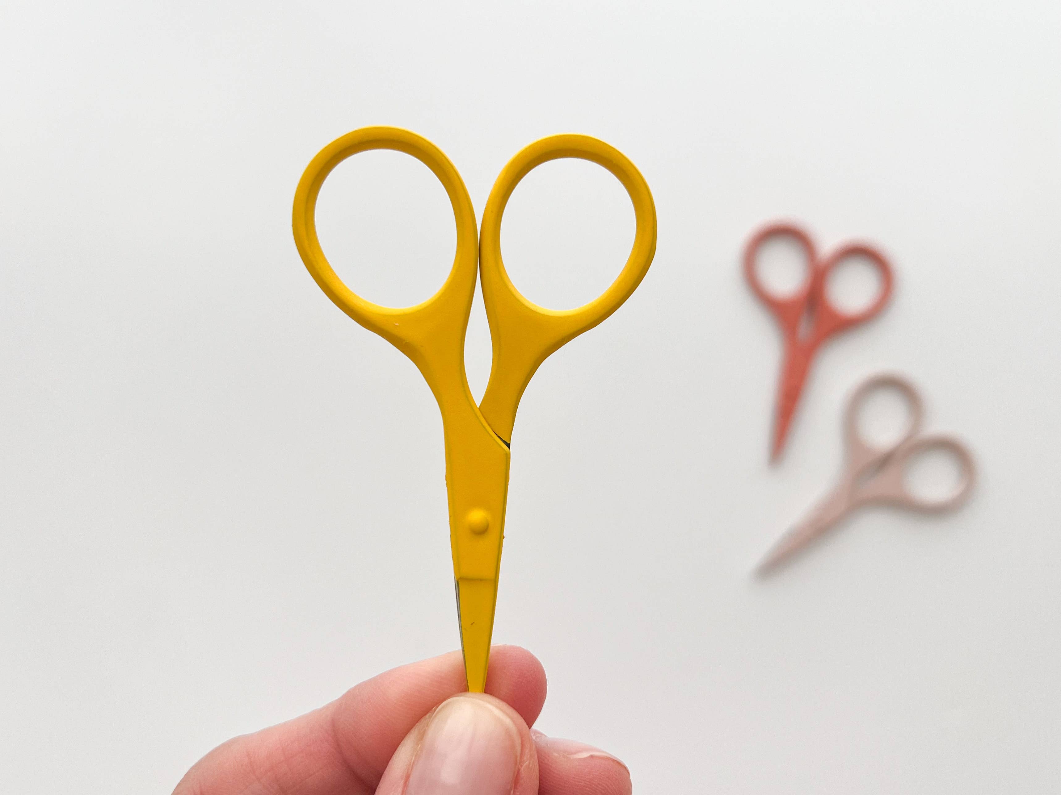Small needlecraft scissors, tiny embroidery scissors: Mint