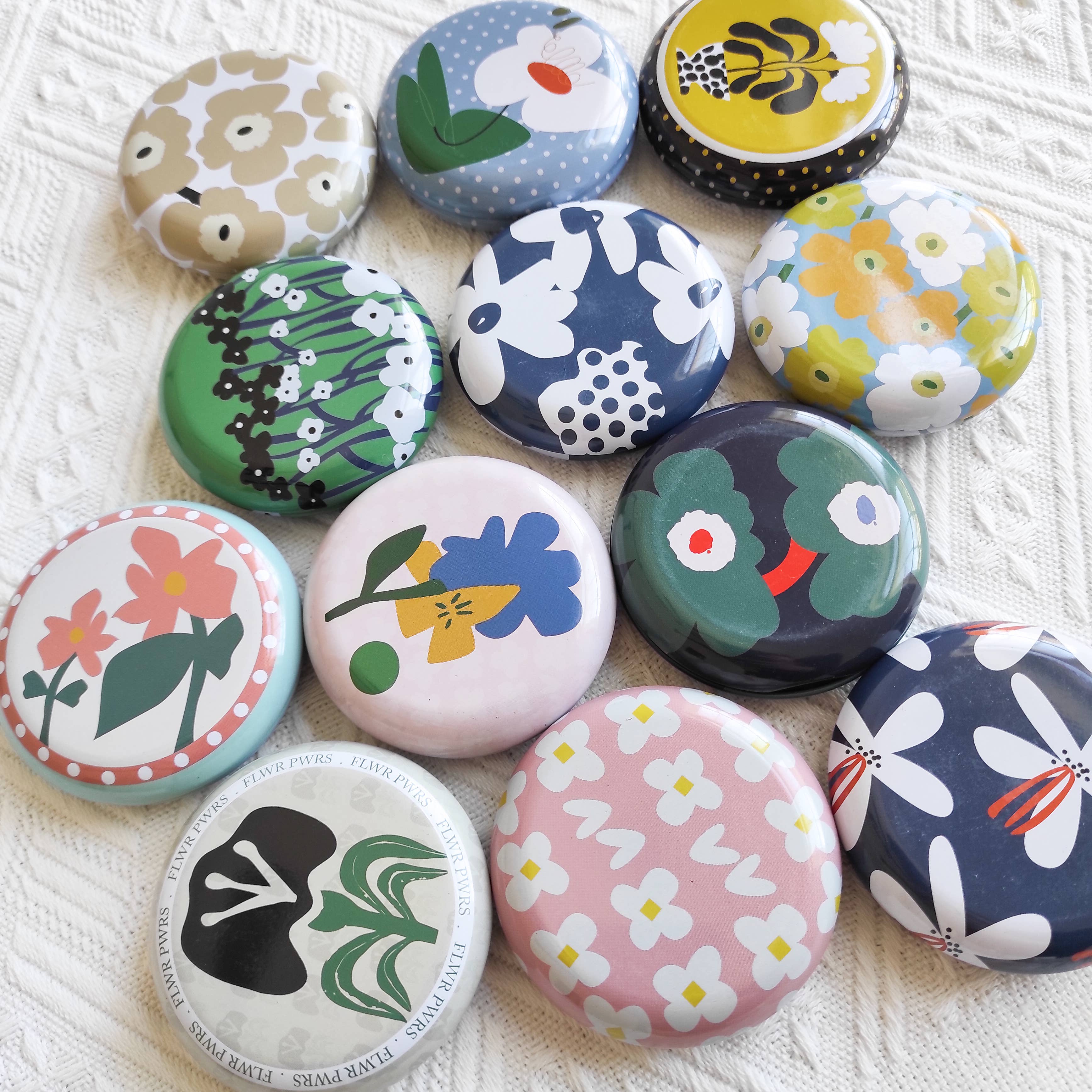 Round Magnetic Needle Case for Embroidery/Cross Stitch/Hand Stitch/Sewing - Modern Style Needle Organizer: NEW Floral / Random