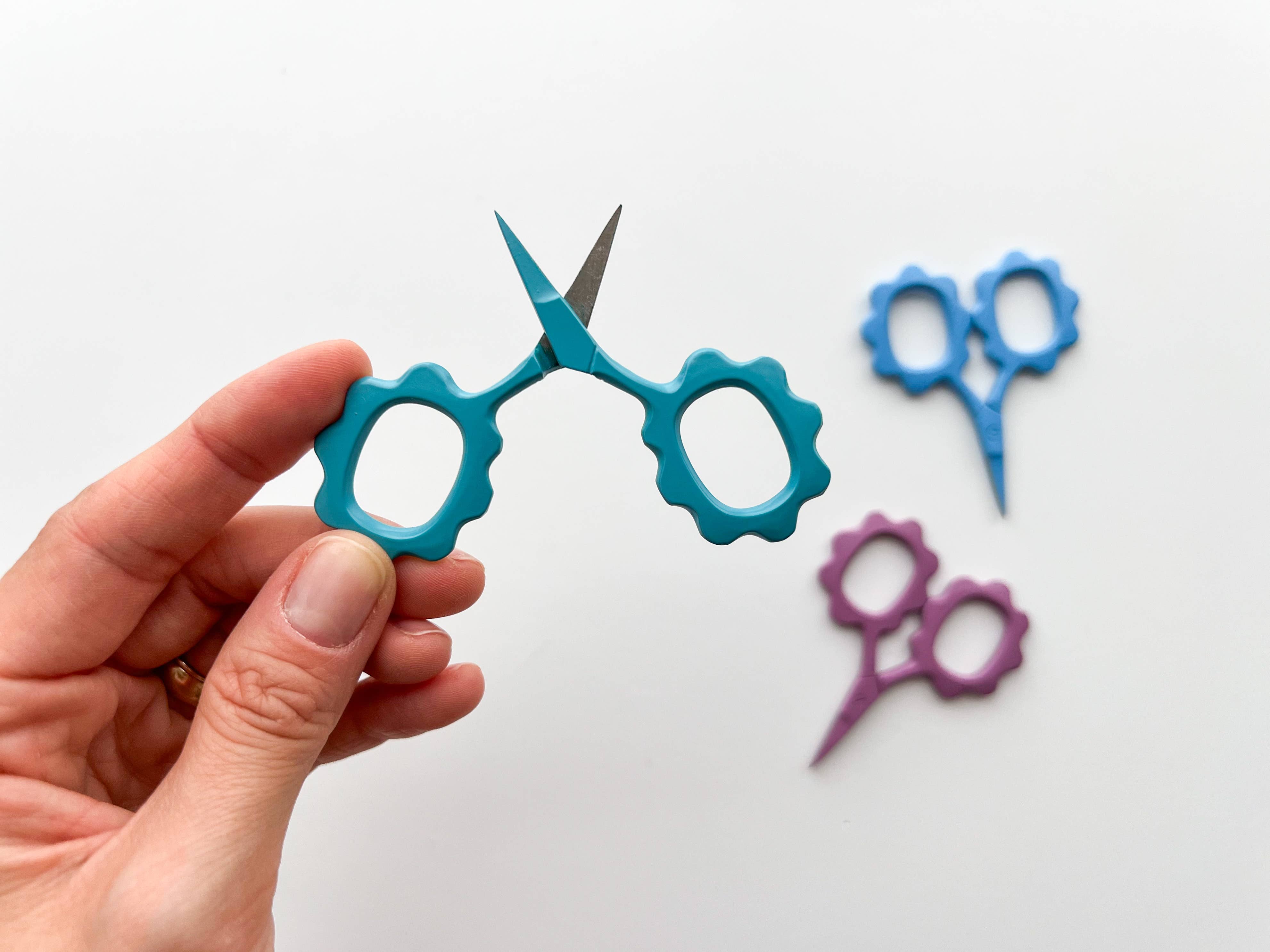 Small Flower scissors, tiny embroidery scissors: Turquoise (Copy)