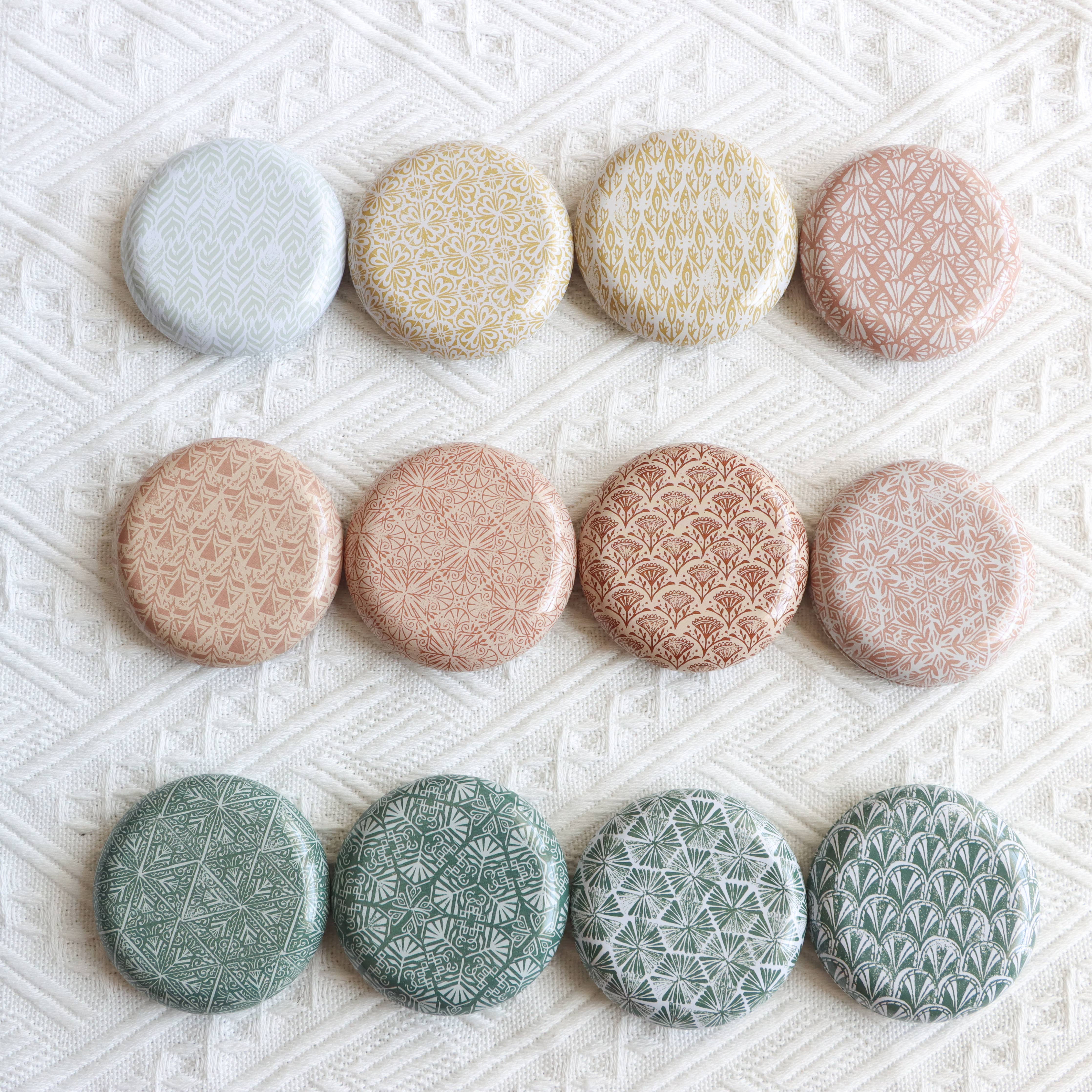 Round Magnetic Needle Case for Embroidery/Cross Stitch/Hand Stitch/Sewing - Modern Style Needle Organizer: Pattern / Random