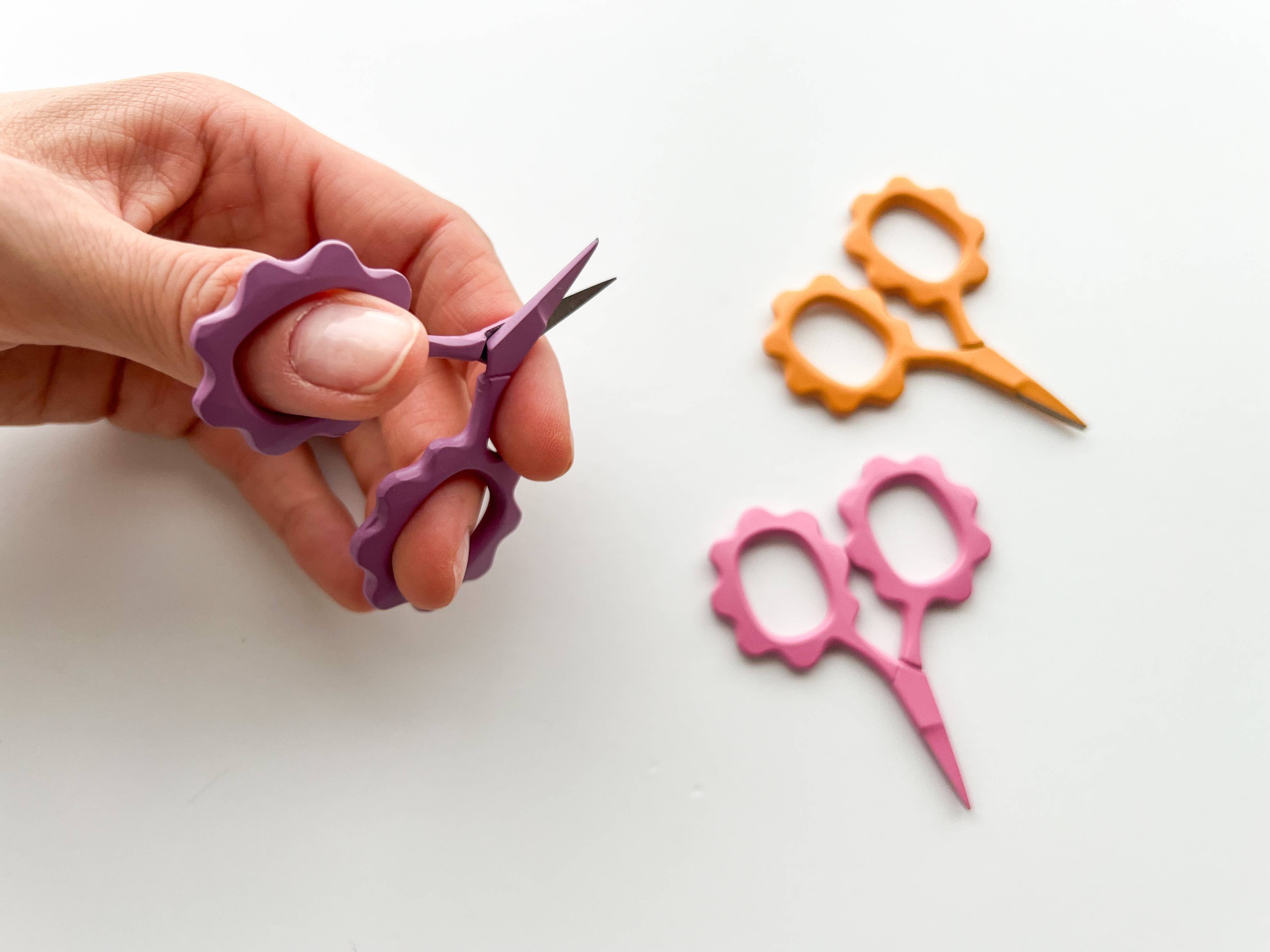 Small Flower scissors, tiny embroidery scissors: Moss