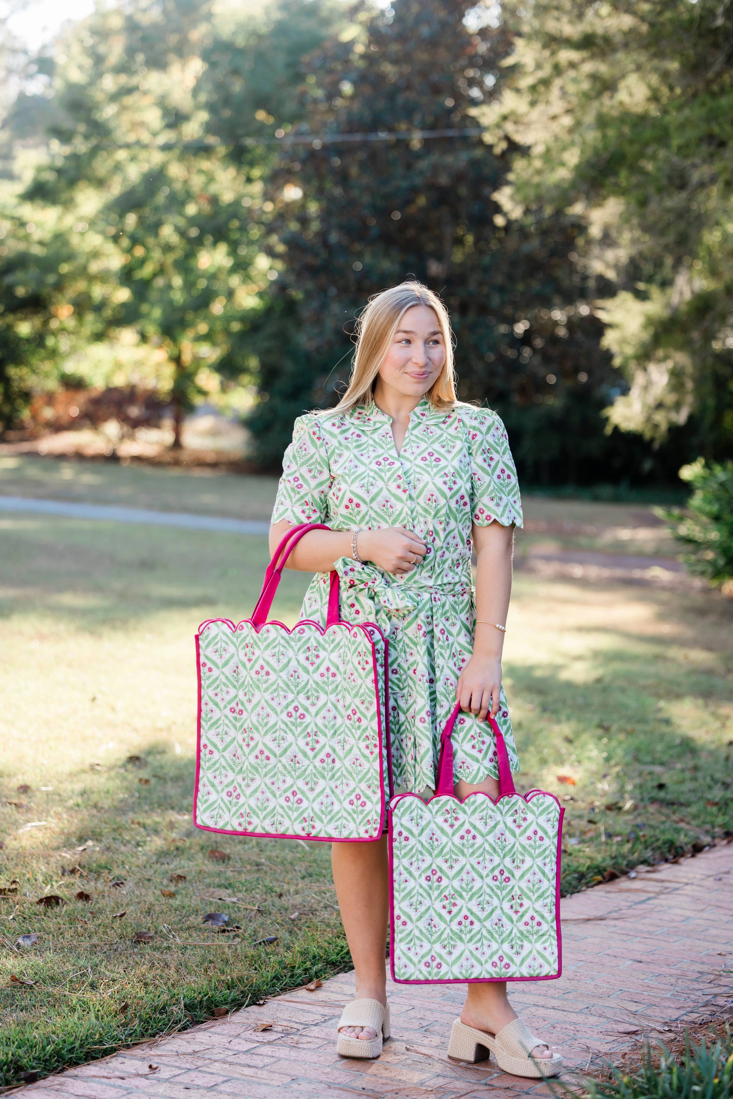Château Rosé Luxe | Quilted Scalloped Regular Tote Bag: 0001