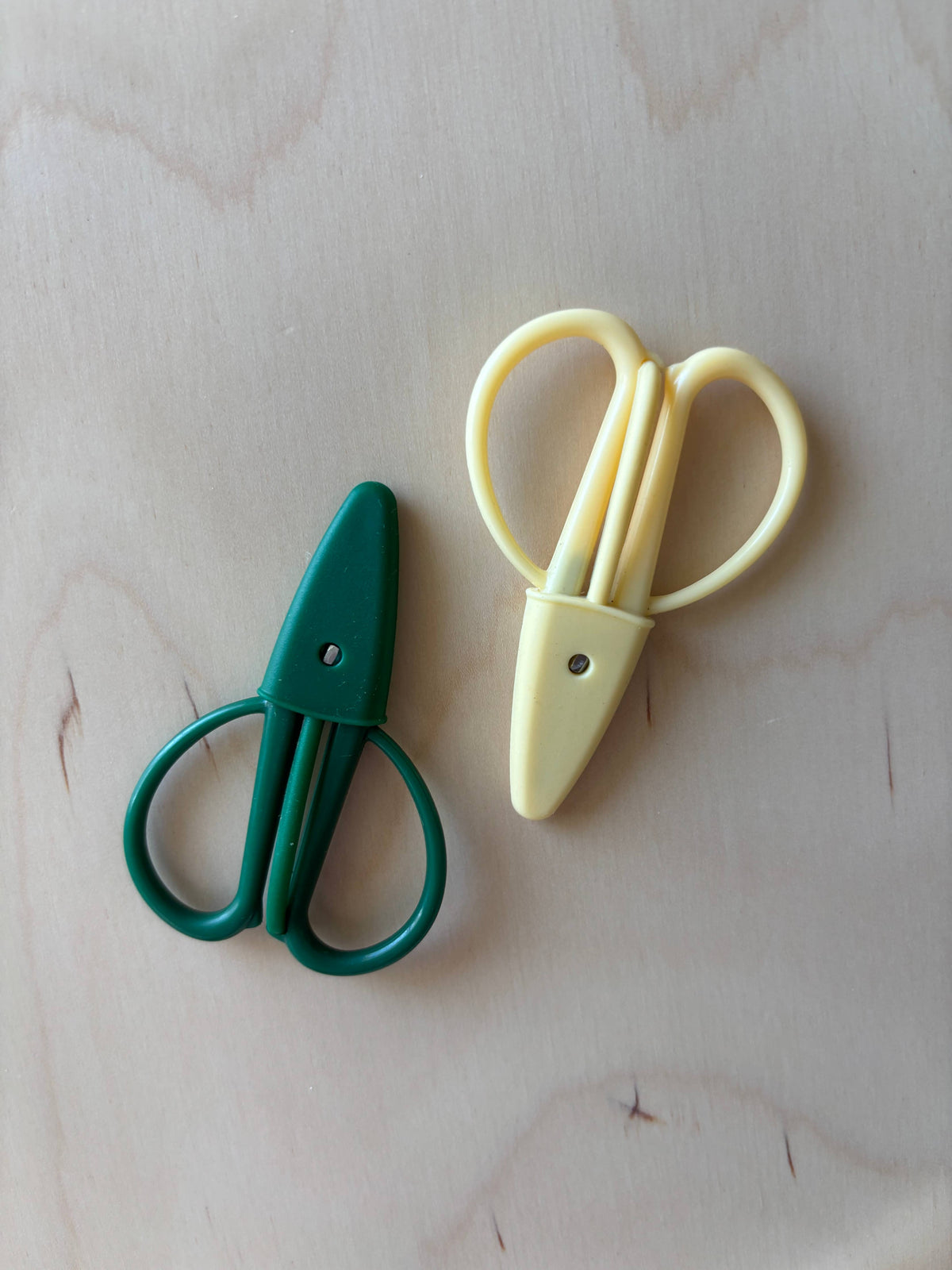 Mini Scissors - Pastel - for Knitting Crochet Sewing etc: Pale Yellow