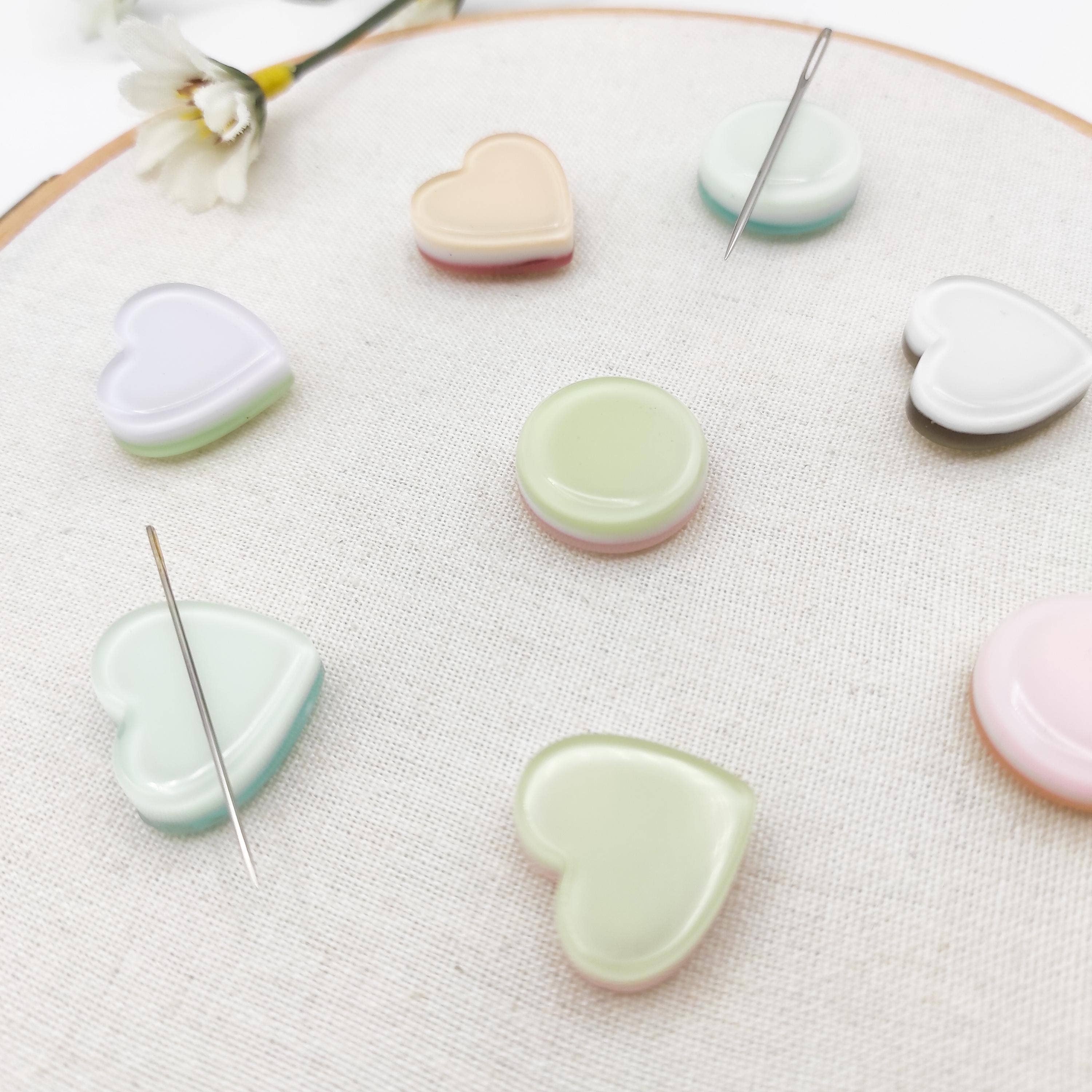 Round/Heart Pastel Color Medium size Needle Minder: White / Heart
