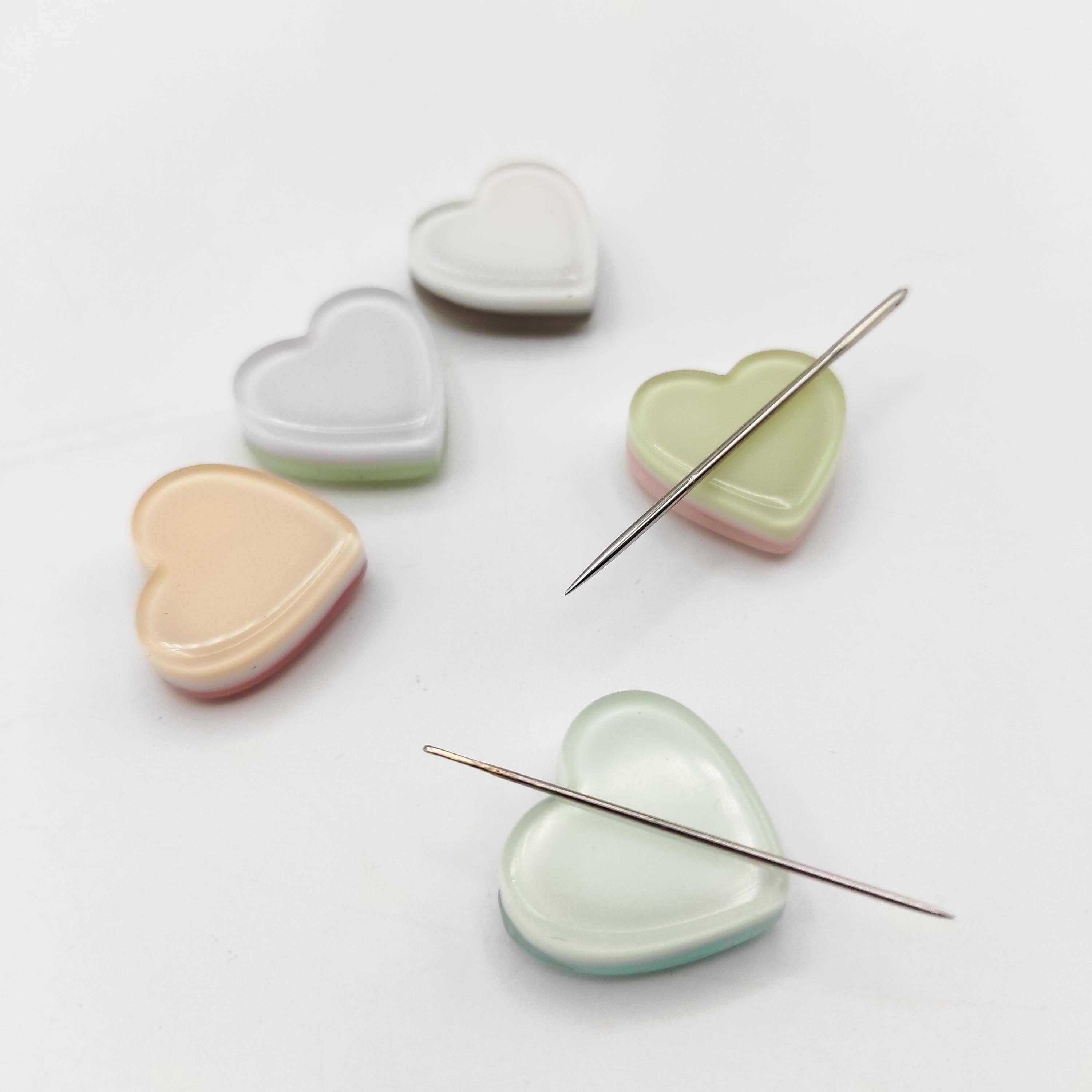 Round/Heart Pastel Color Medium size Needle Minder: Gray / Heart