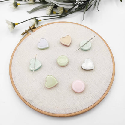 Round/Heart Pastel Color Medium size Needle Minder: White / Heart