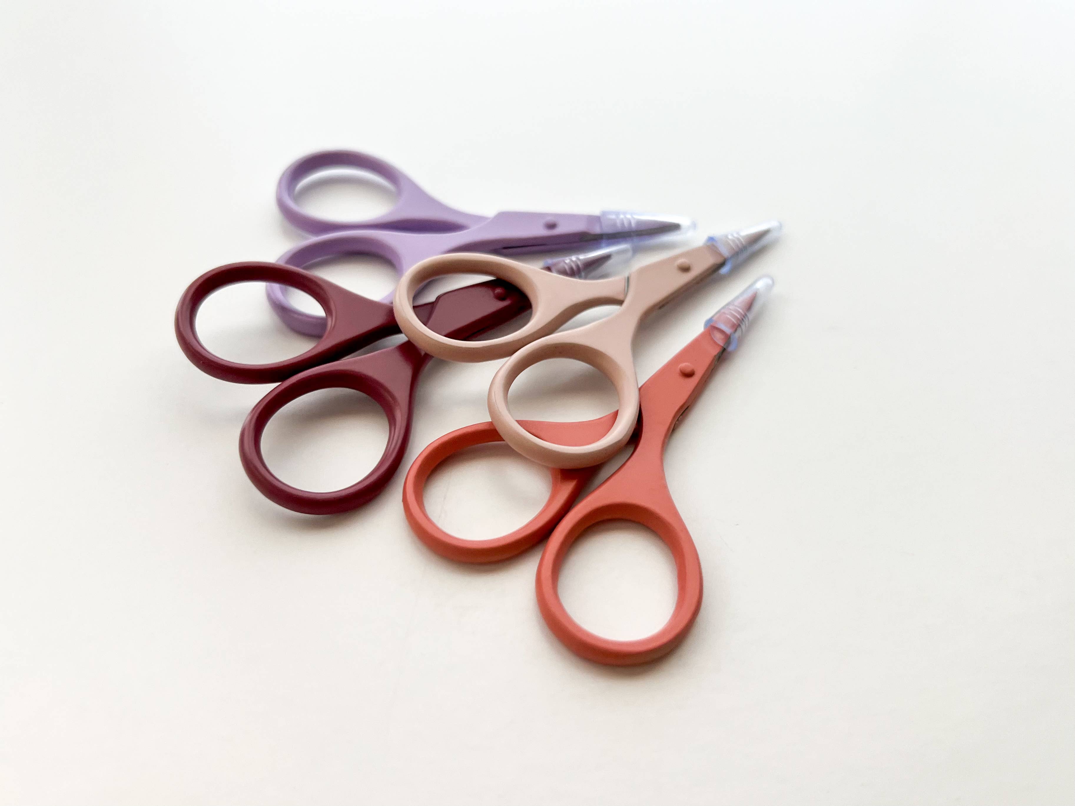 Small needlecraft scissors, tiny embroidery scissors: Mint