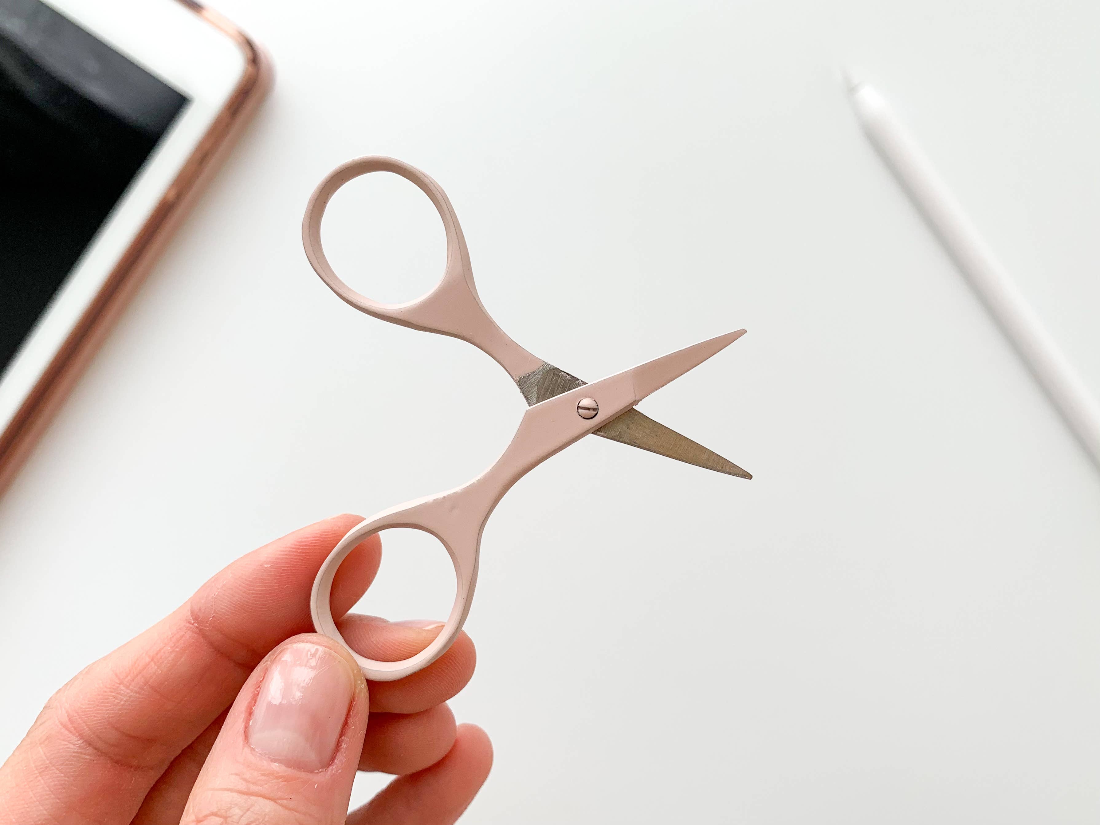 Small needlecraft scissors, tiny embroidery scissors: Blush