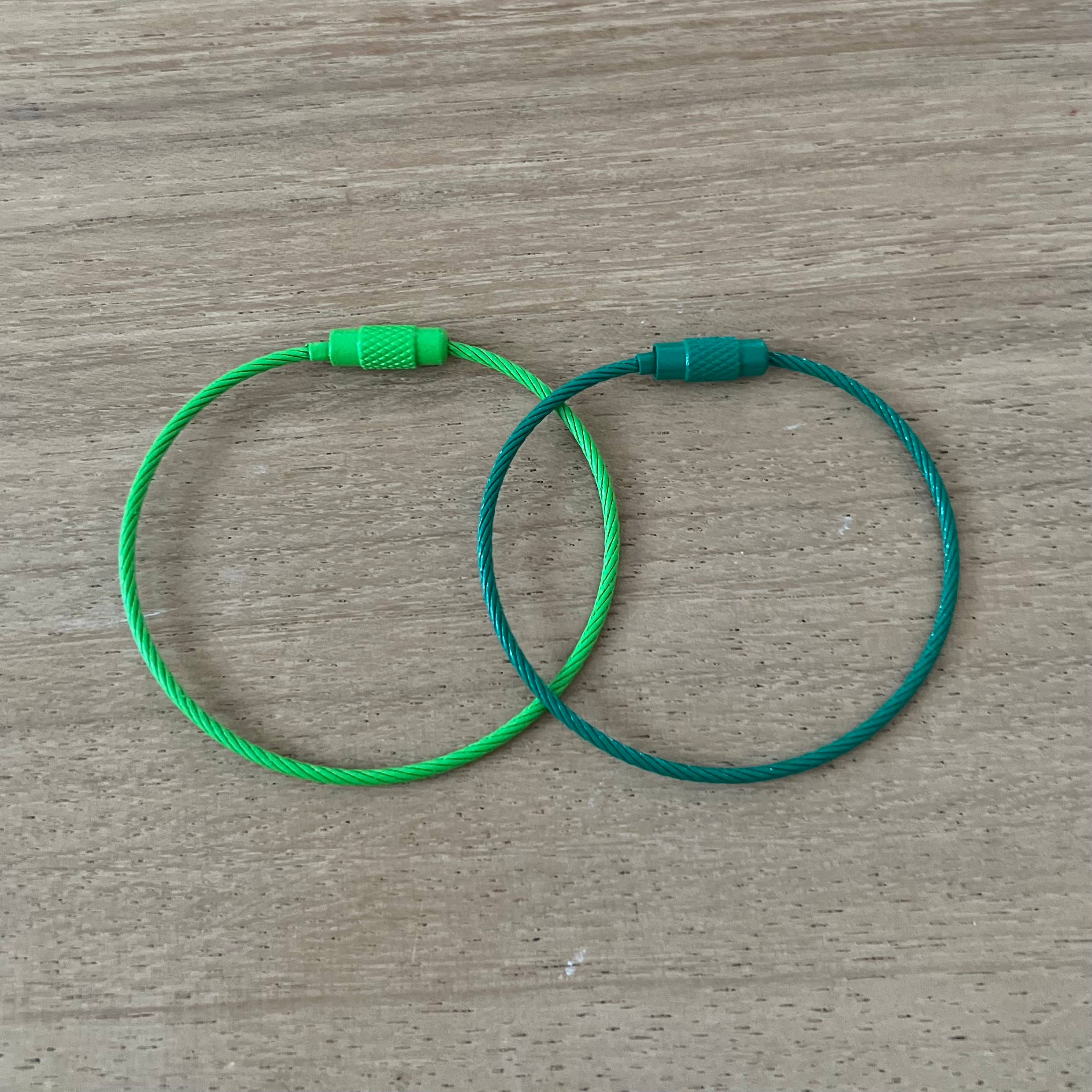 Stainless Steel Wire Rope Key Rings: Red