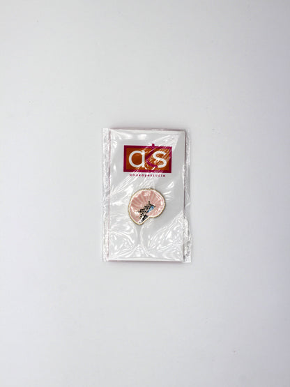 Baby's Ear Shell Needle Minder