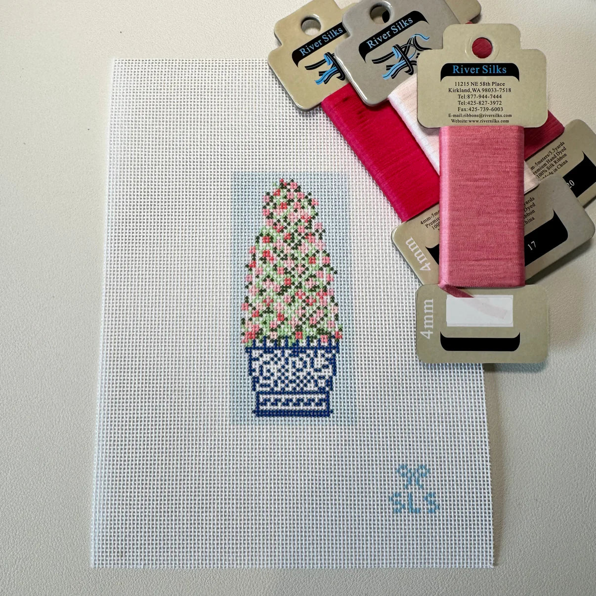 Chinoiserie Rose Trellis on Blue