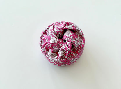 Collapsible Thread Catcher