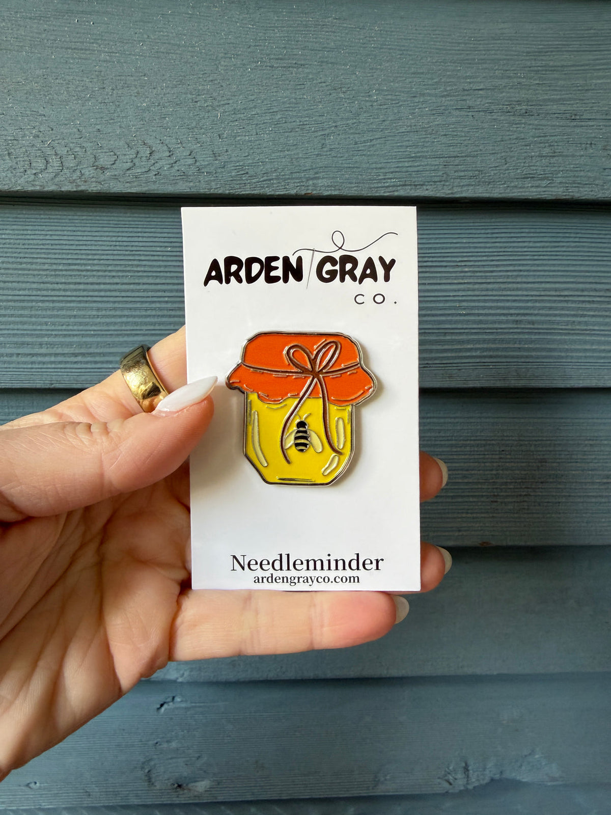 Honey Pot Needleminder