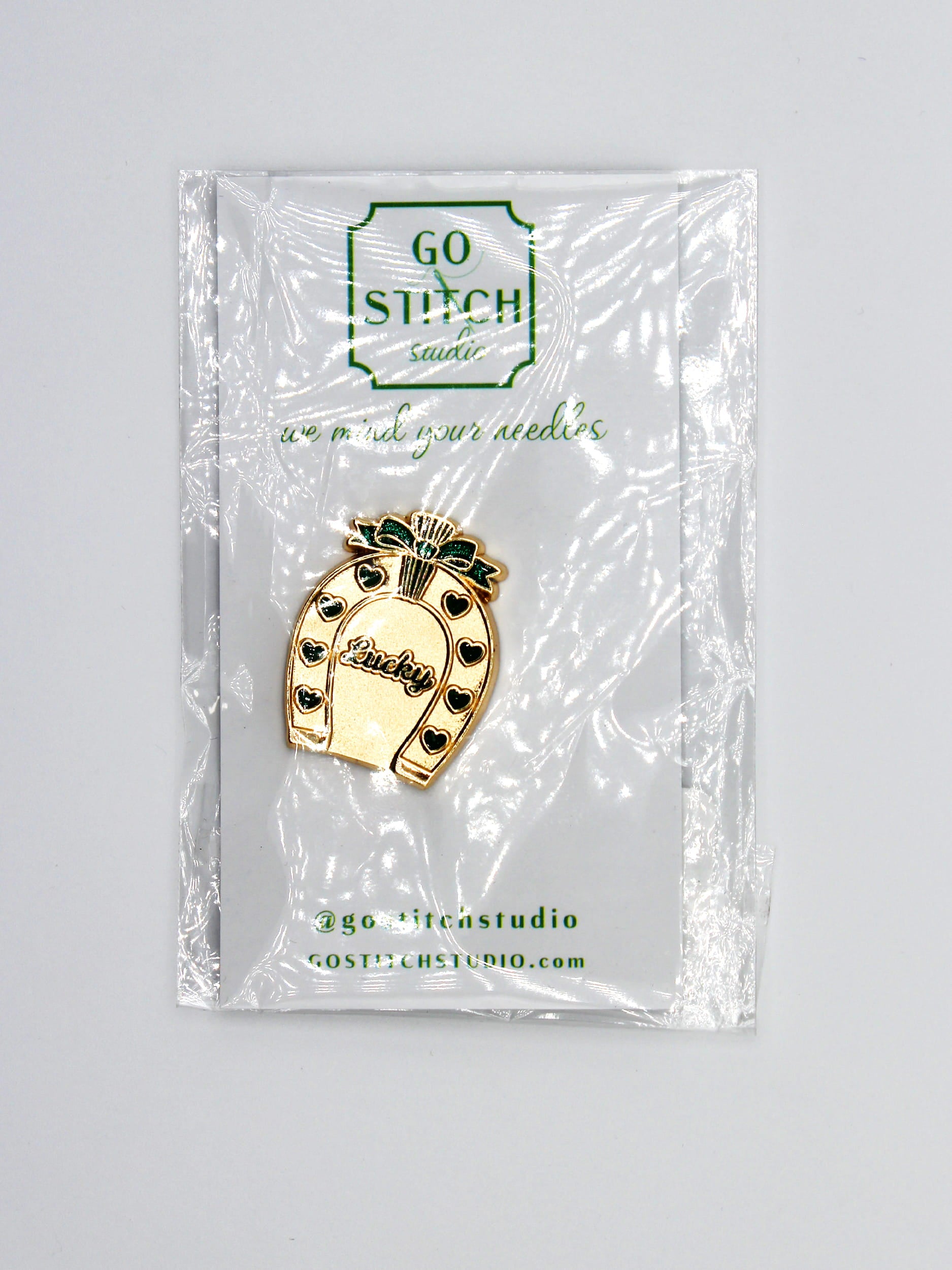 Lucky Heart Horseshoe - Emerald Needle Minder