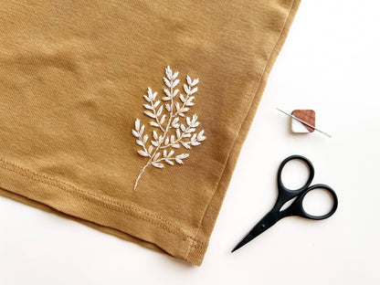 Small needlecraft scissors, tiny embroidery scissors: Mint