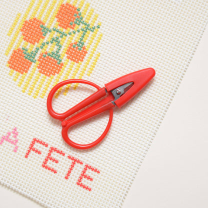 La Fete Needlepoint Mini Thread Cutting Scissors: Lavender