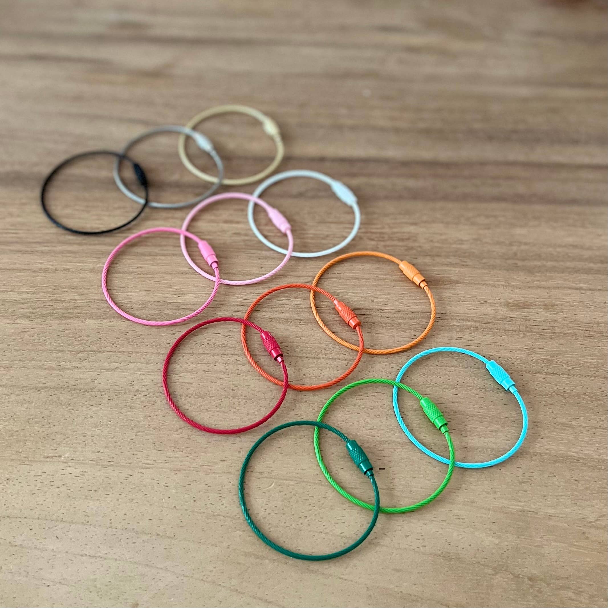 Stainless Steel Wire Rope Key Rings: Dark Green