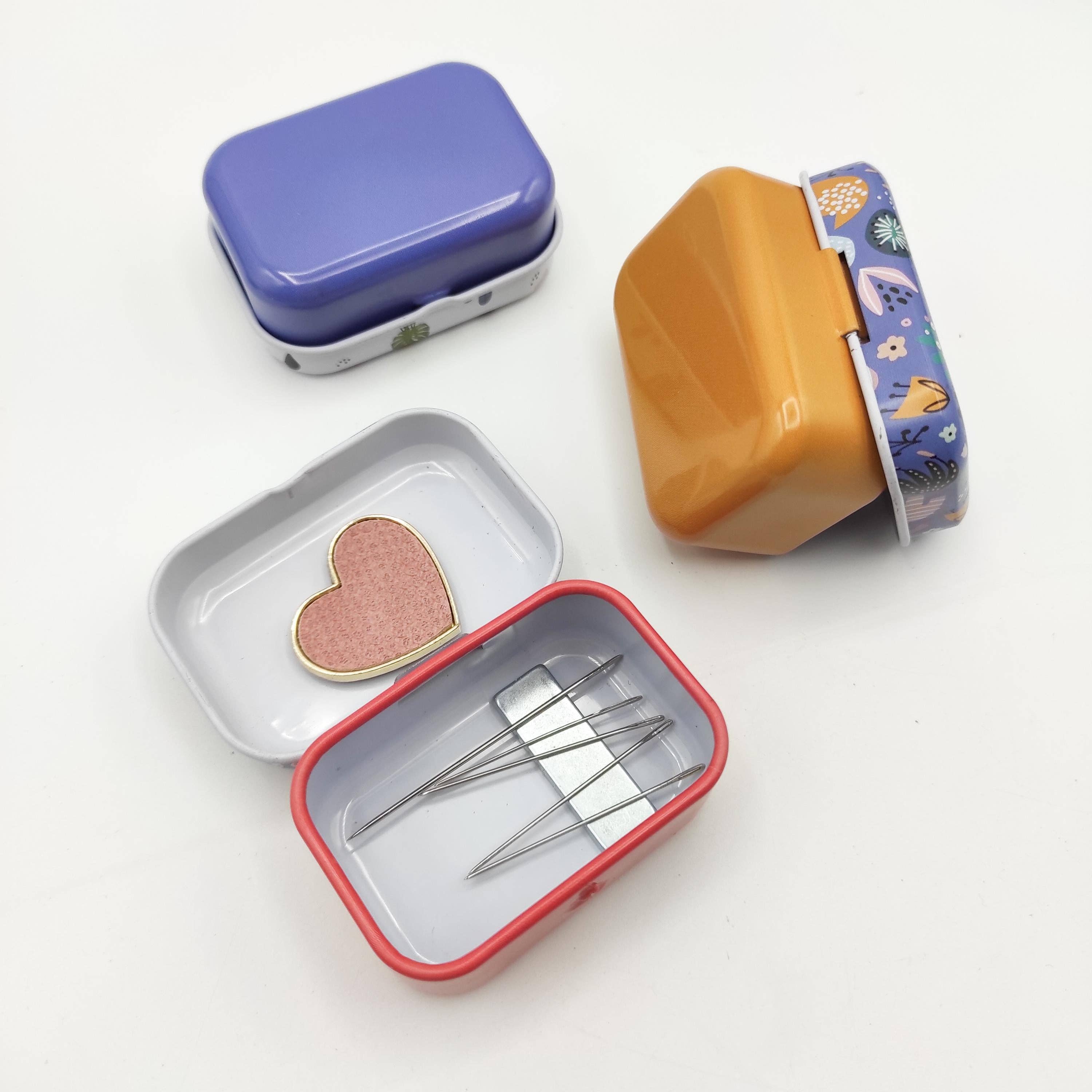 Small Magnetic Needle Case : Lemon