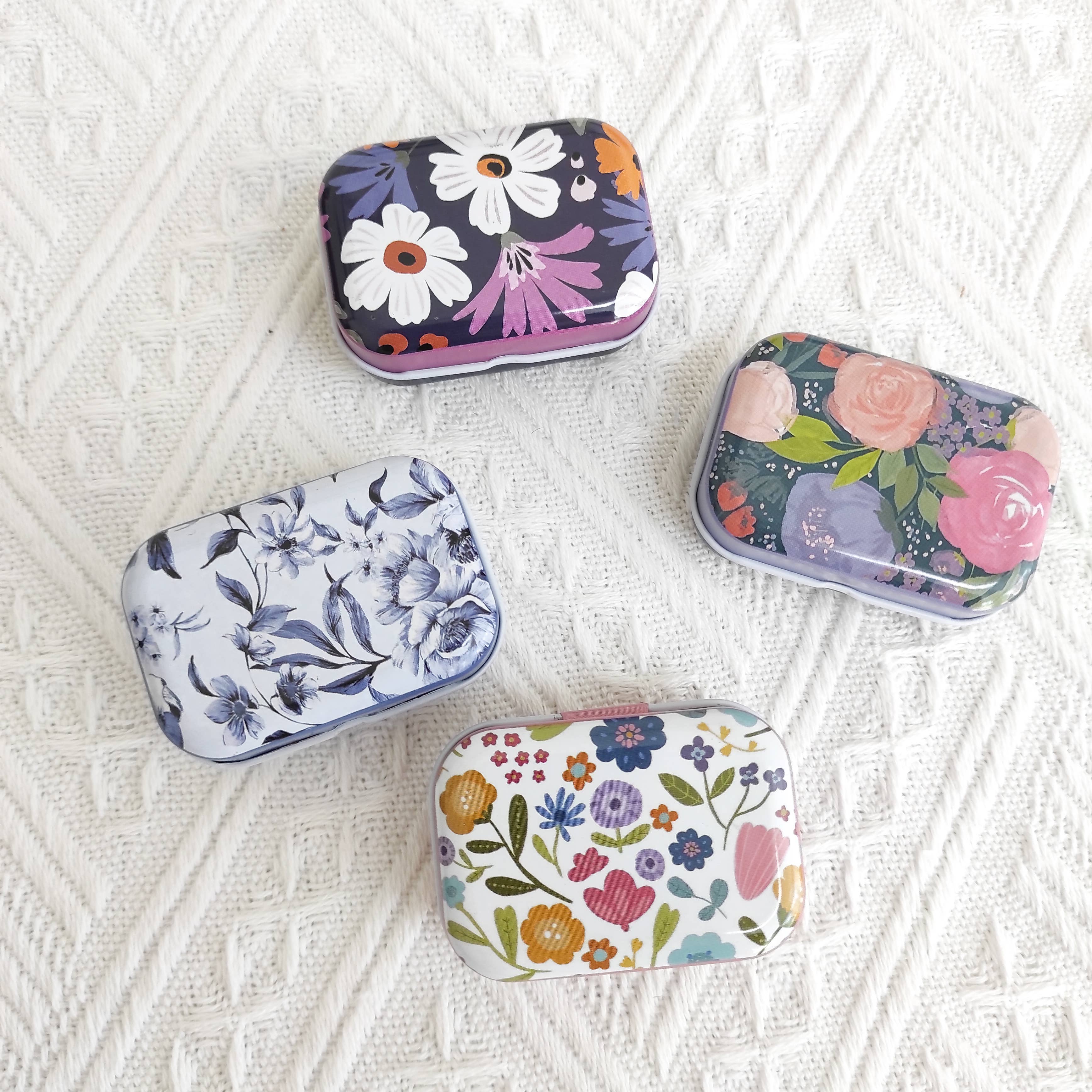 Small Magnetic Needle Case : Floral A